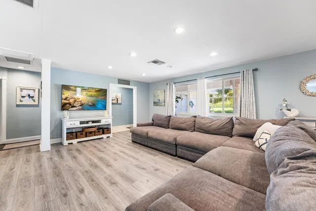 Residence photo 6