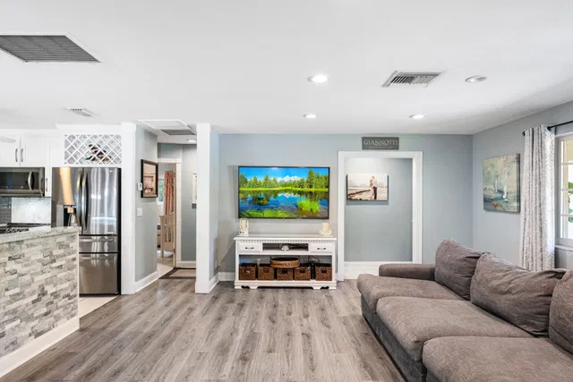Residence photo 8