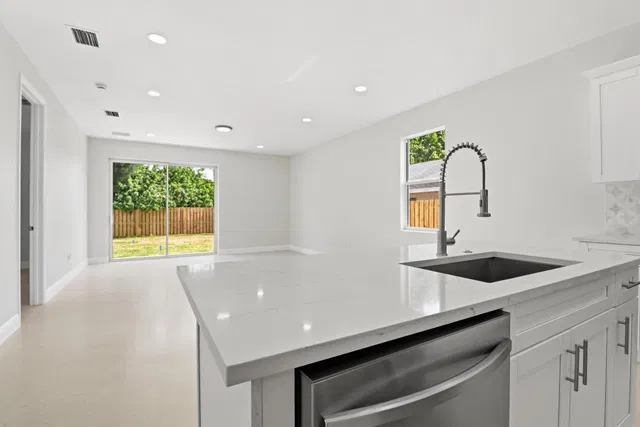 Residence photo 5