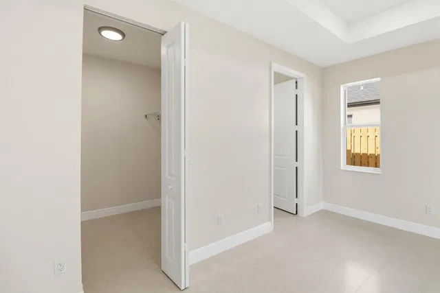Residence photo 8