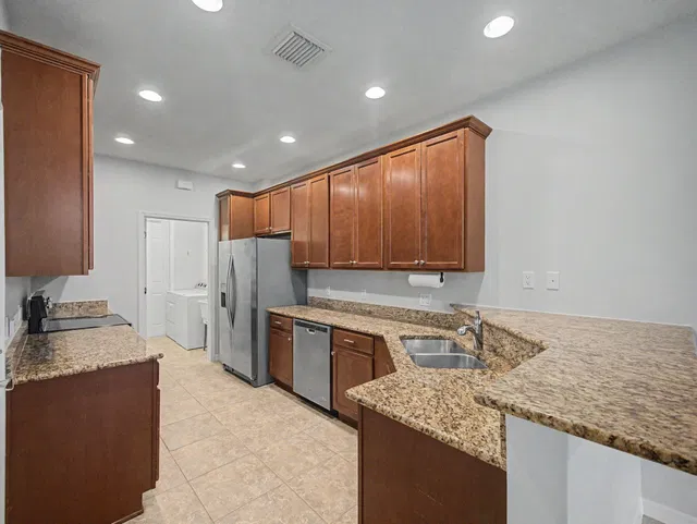 Residence photo 9