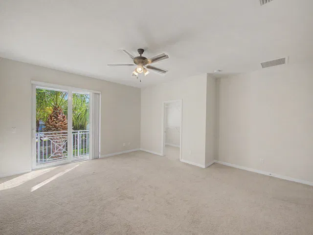 Residence photo 11