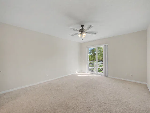Residence photo 12