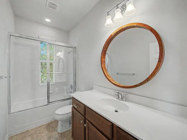 Residence photo 17