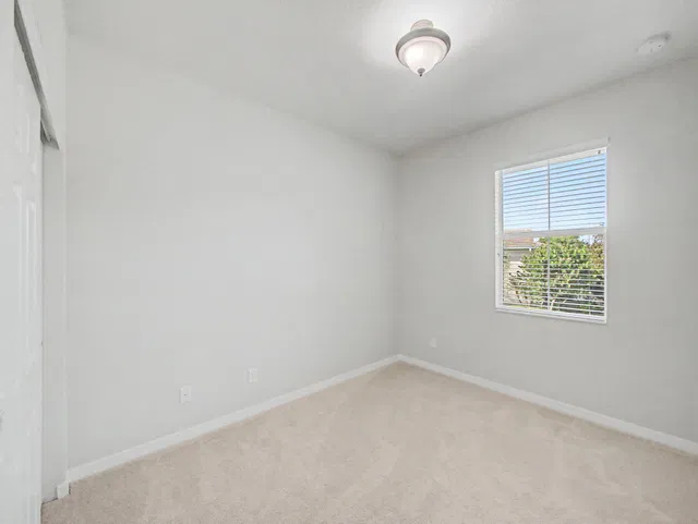 Residence photo 18