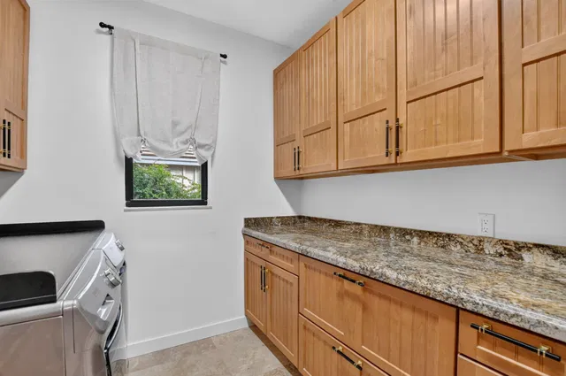  Residence photo 36
