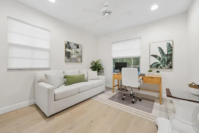 Residence photo 24