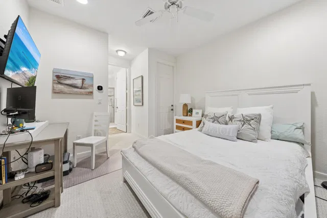 Residence photo 25