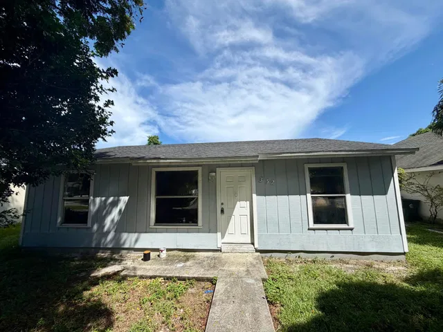 Residence photo 5