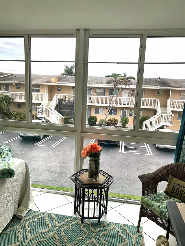 Unit 204 photo 3