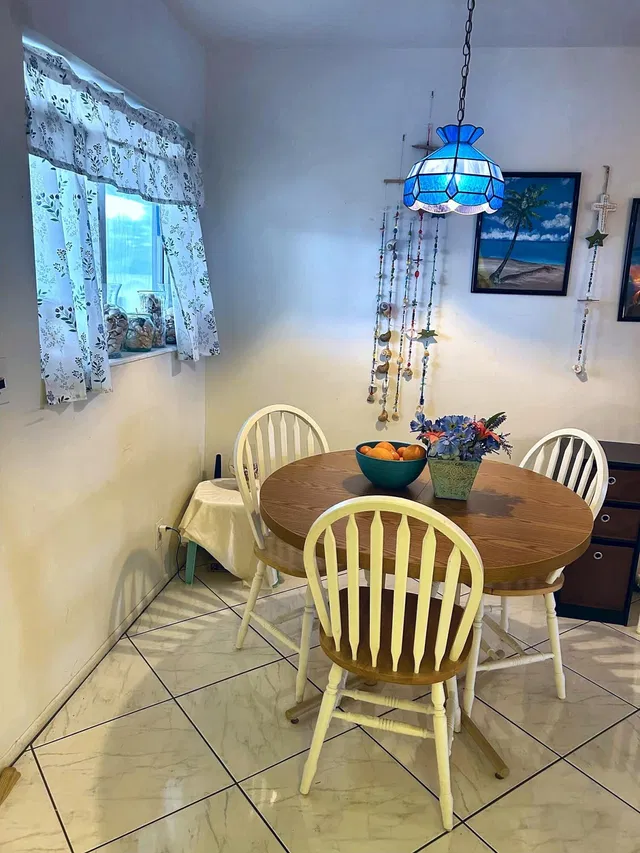 Unit 204 photo 5