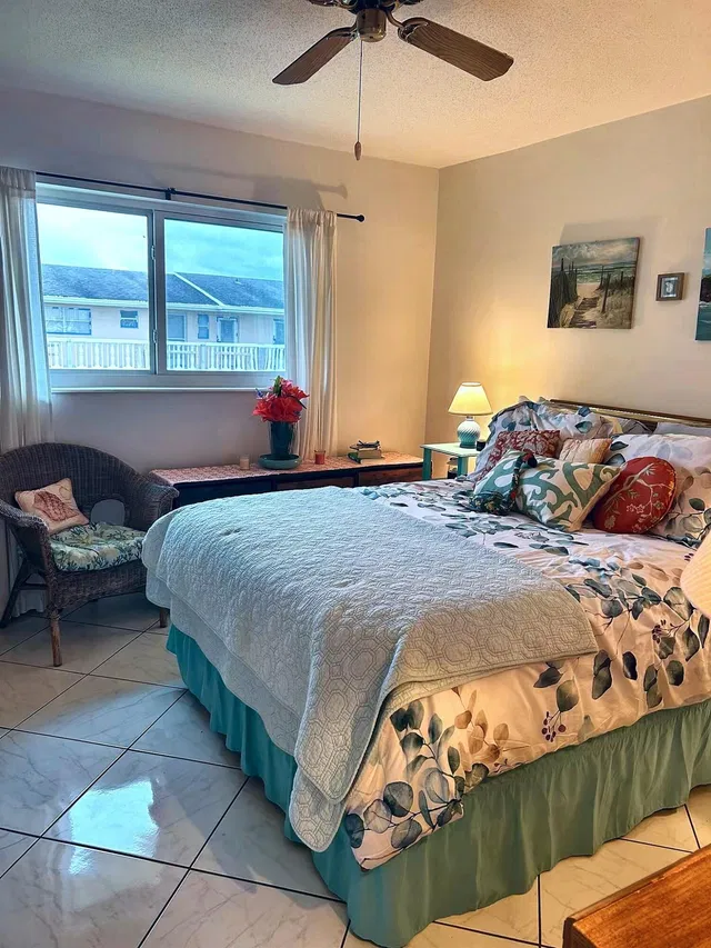 Unit 204 photo 6