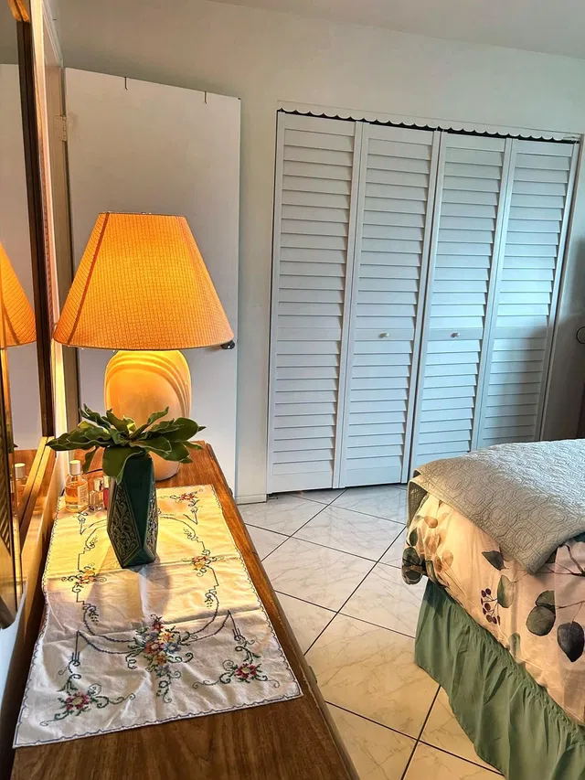 Unit 204 photo 8