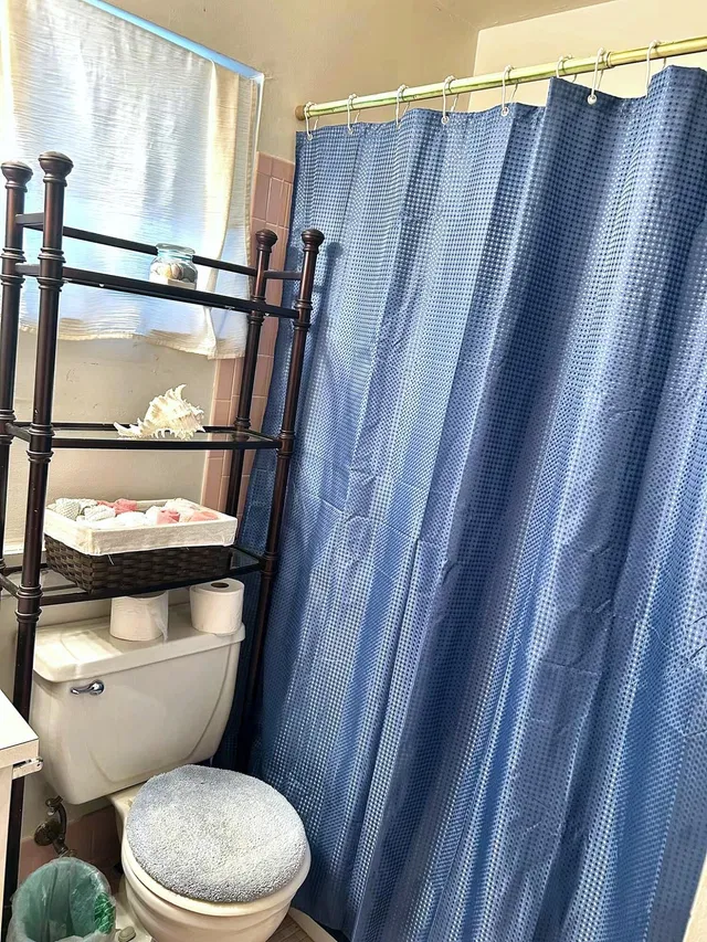 Unit 204 photo 11