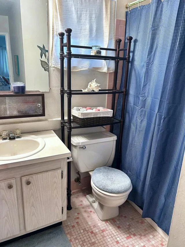 Unit 204 photo 12