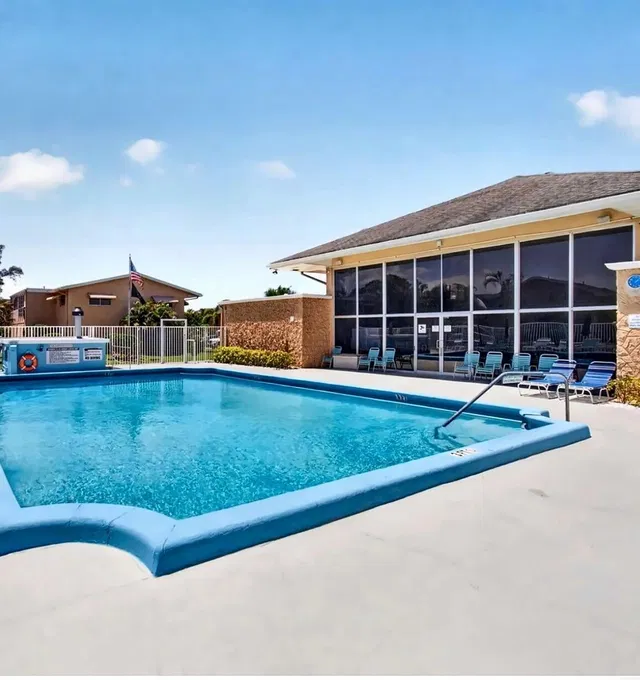 Unit 204 photo 15