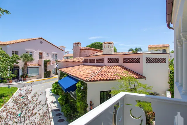 In-Town Palm Beach Unit 202 photo 41