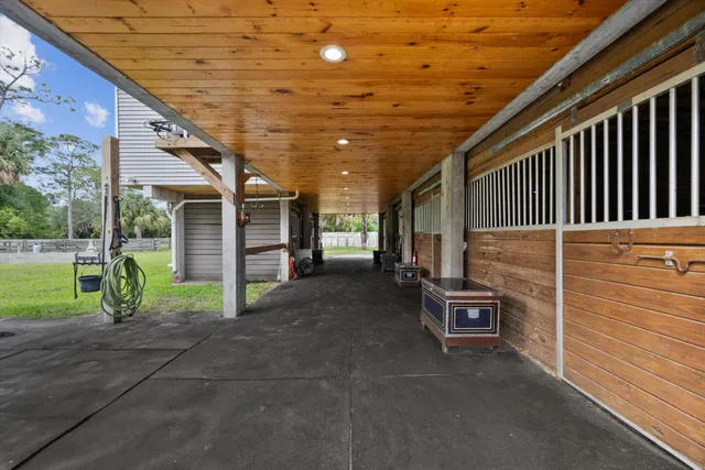 Residence photo 11
