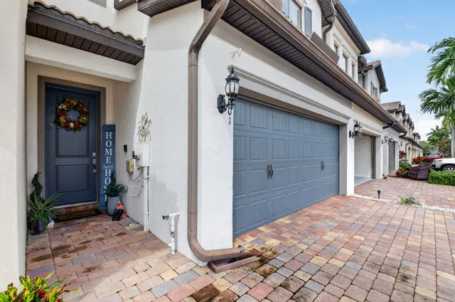 Residence photo 4