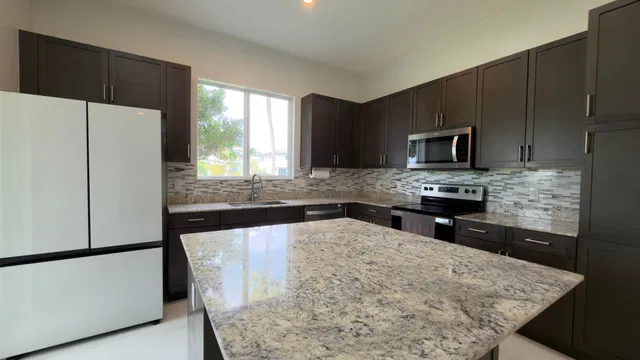  Residence photo 5