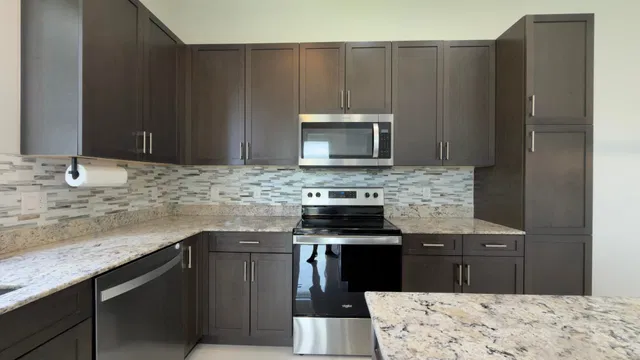  Residence photo 9