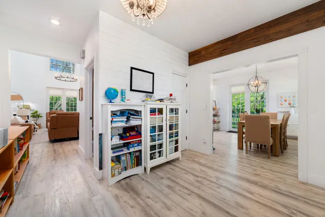Residence photo 3