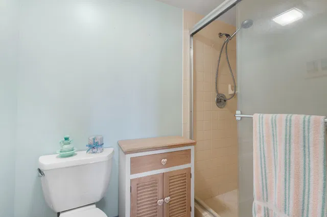 Unit 306 photo 10