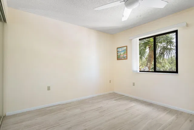 Unit 306 photo 17