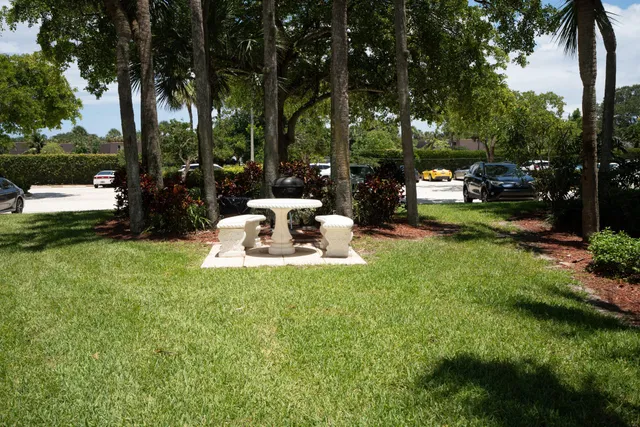 Unit 306 photo 41