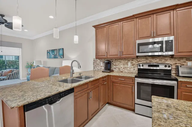 Residence photo 19