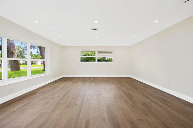 Residence photo 4