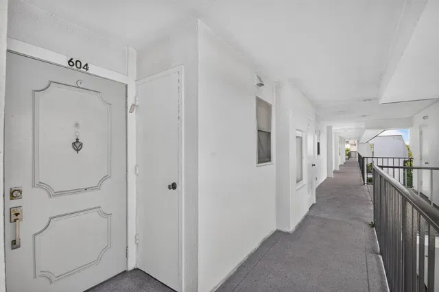 Unit 604 C photo 9