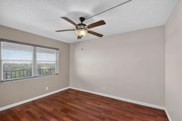 Unit 604 C photo 31