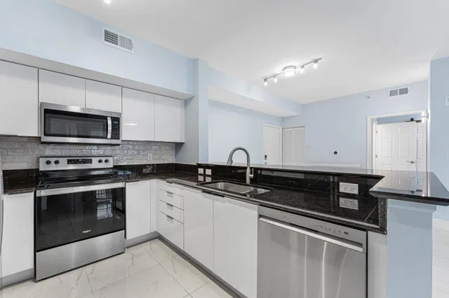 233 S Federal Boca Unit 605 photo 9