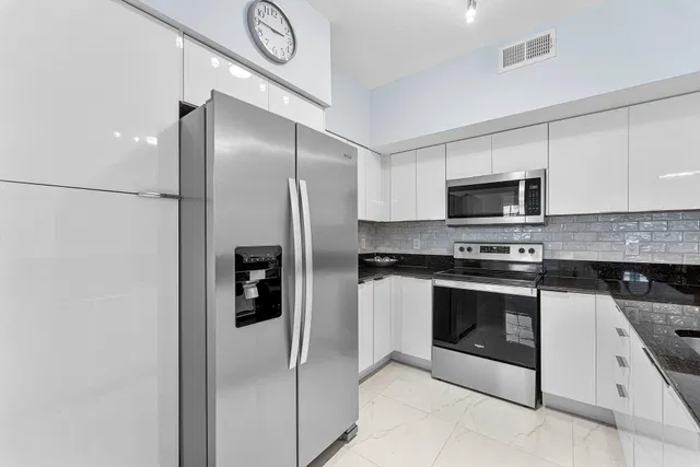 233 S Federal Boca Unit 605 photo 10