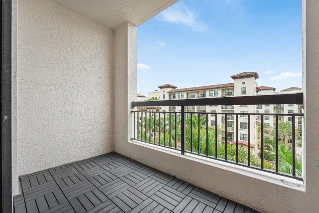 233 S Federal Boca Unit 605 photo 18
