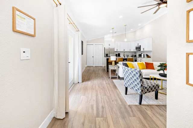 Residence photo 2