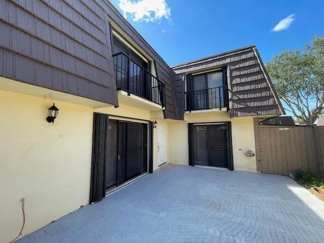 Residence photo 17