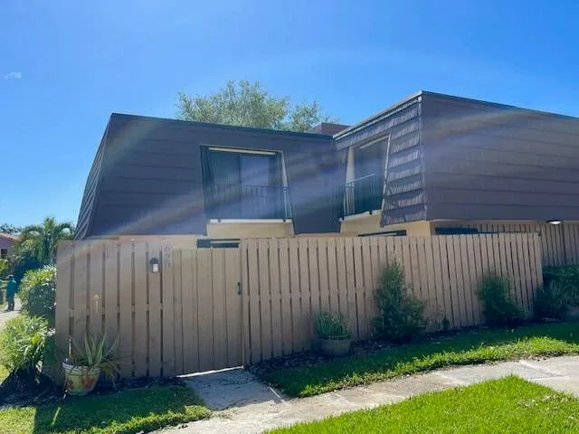 Residence photo 18