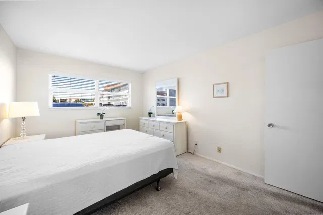 Unit 104 photo 22