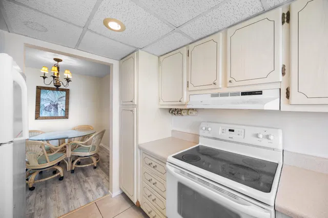 Unit 104 photo 28