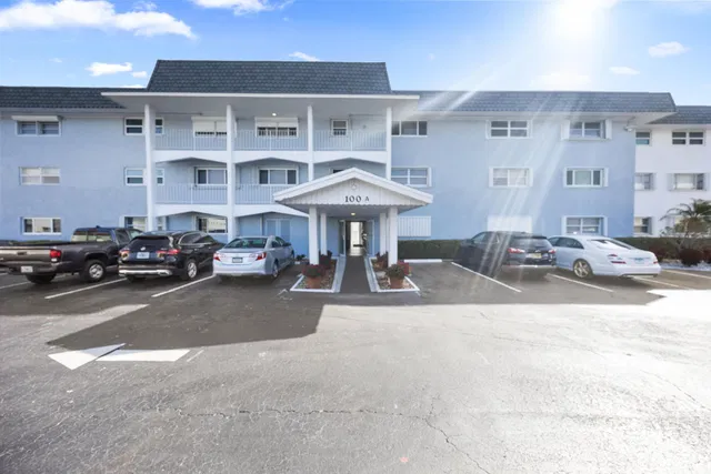 Unit 104 photo 29