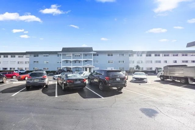 Unit 104 photo 30