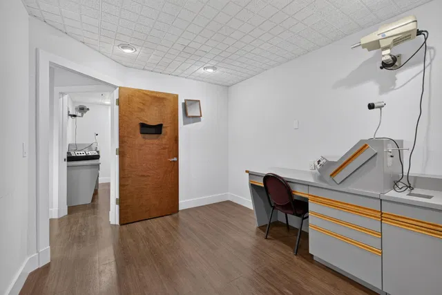 Unit 205 photo 14