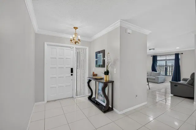 Residence photo 5