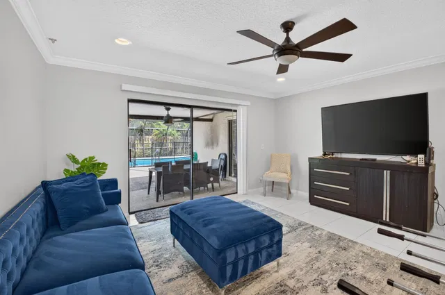 Residence photo 11