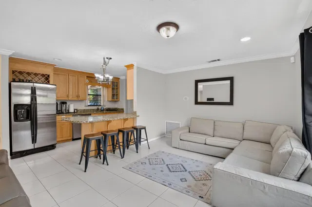 Residence photo 16