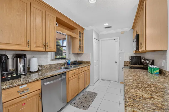 Residence photo 19