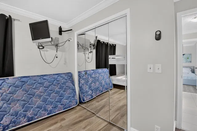 Residence photo 30
