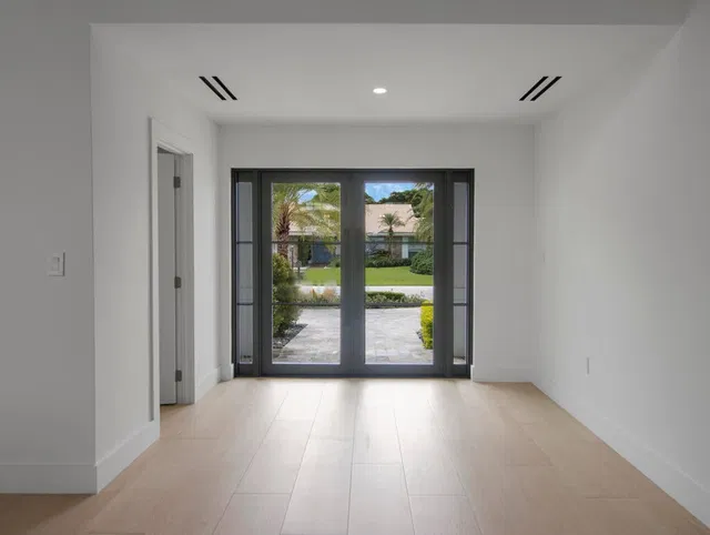 Residence photo 4